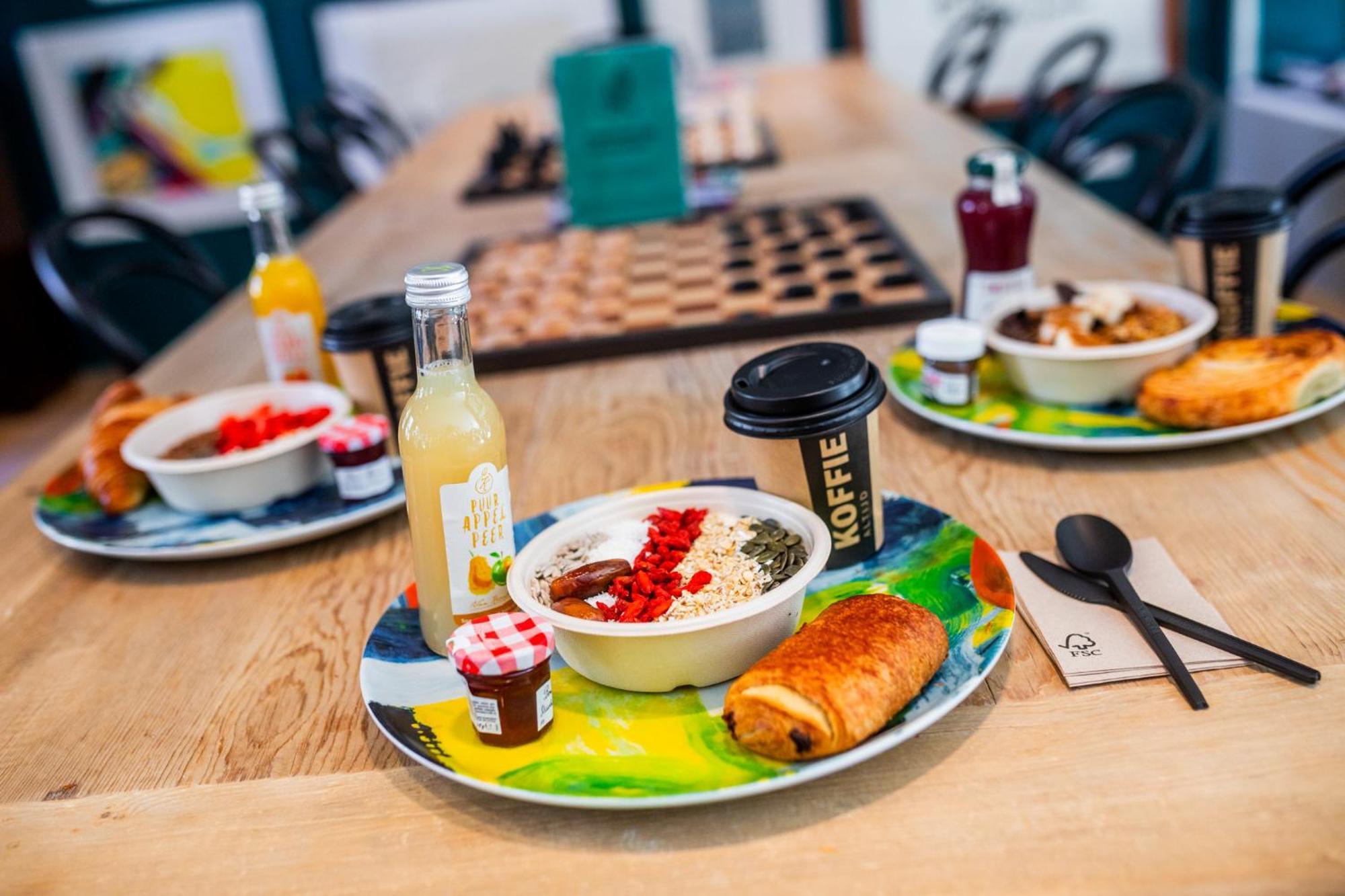 Vie Via - Your Hotel Леуварден Екстериор снимка